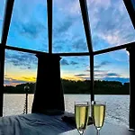 Hotel en barco Igloo Ukkohalla *