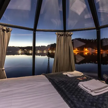 Igloo Ukkohalla Hotel en barco